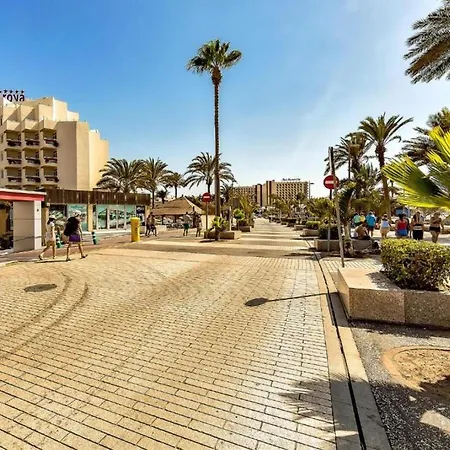 Апартаменты Two Bedroom In Playa De Americas