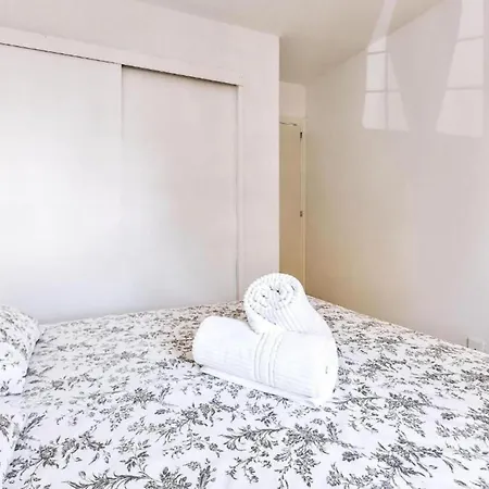 Two Bedroom In Playa De Americas Апартаменты