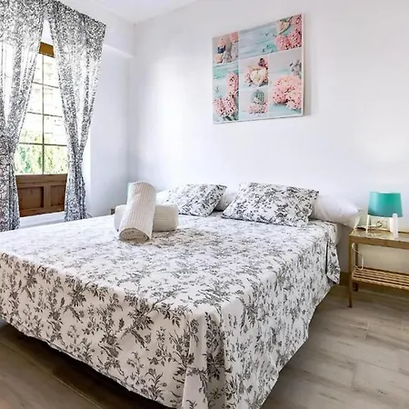 Апартаменты Two Bedroom In Playa De Americas